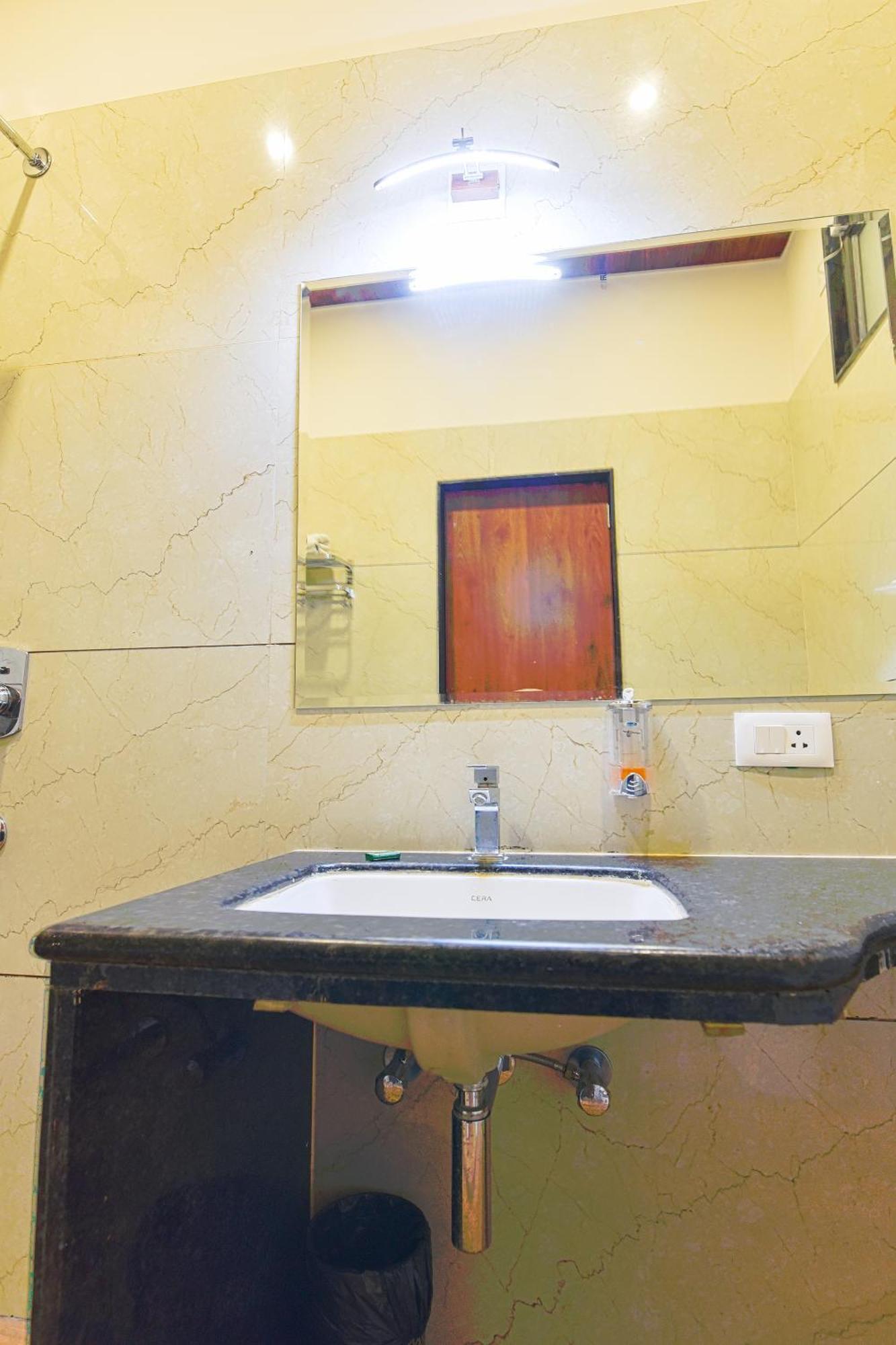 Hotel Remark Udajpur Zewnętrze zdjęcie